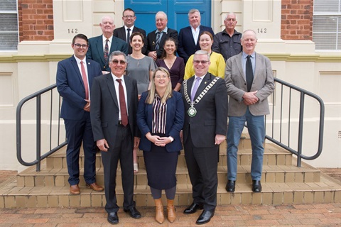 councillors-and-senior-staff.jpg